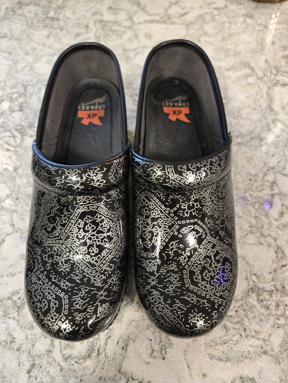 Dansko XP Professional Nursing Clogs Sz 38, Metallic Black Silver